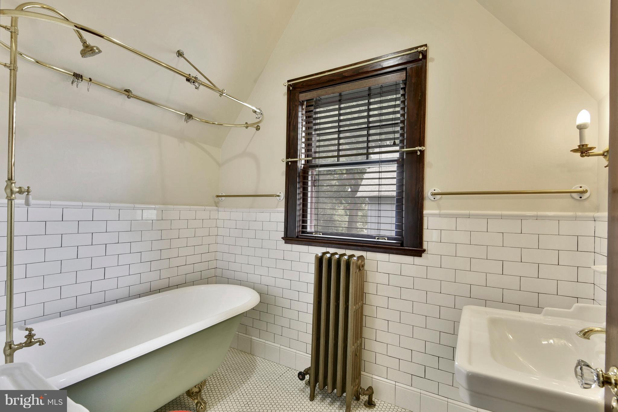 611 Pershing Drive Silver Spring, MD 20910 - Photo 22 of 29 Bath
