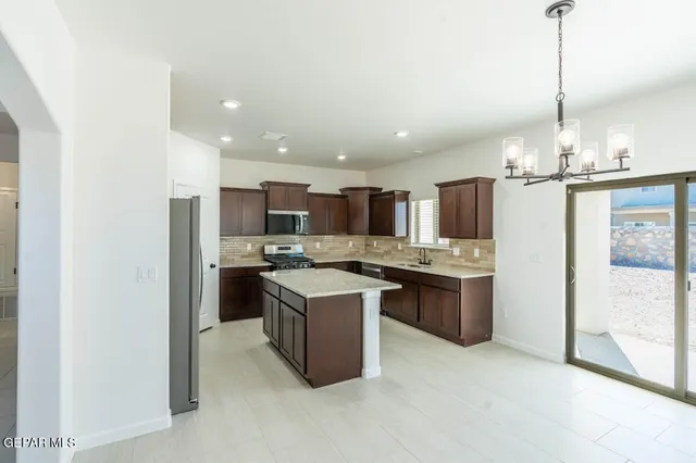 $398,950 | 7536 Enchanted Pt Drive, El Paso, TX 79911