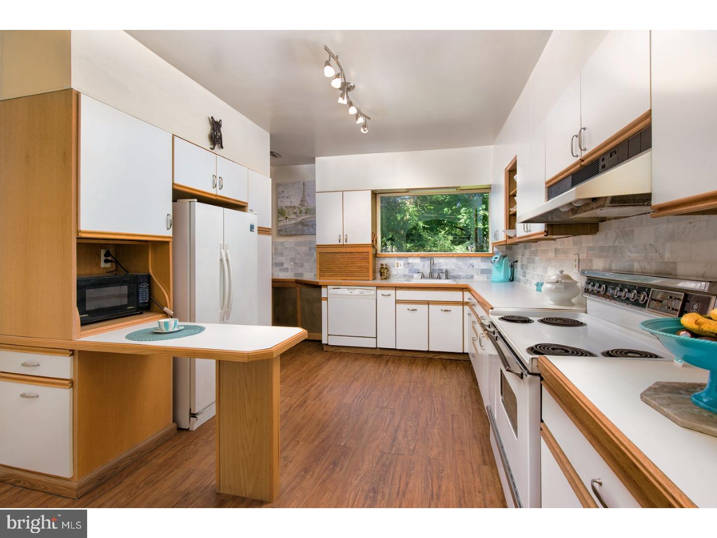1421 Hillside Road Wynnewood, PA 19096 - Photo 6 of 16 Gallery Image 6