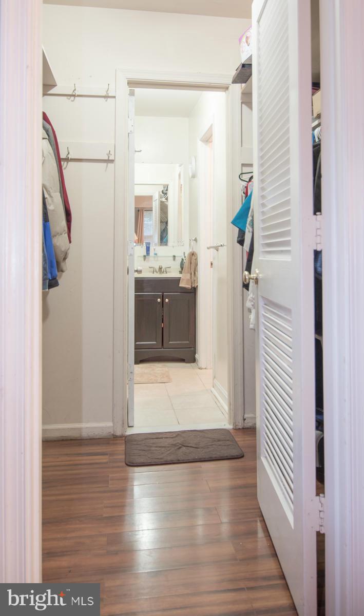 5907 Noblestown Road, Unit 72 Springfield, VA 22152 - Photo 12 of 20 Walk-In Closet