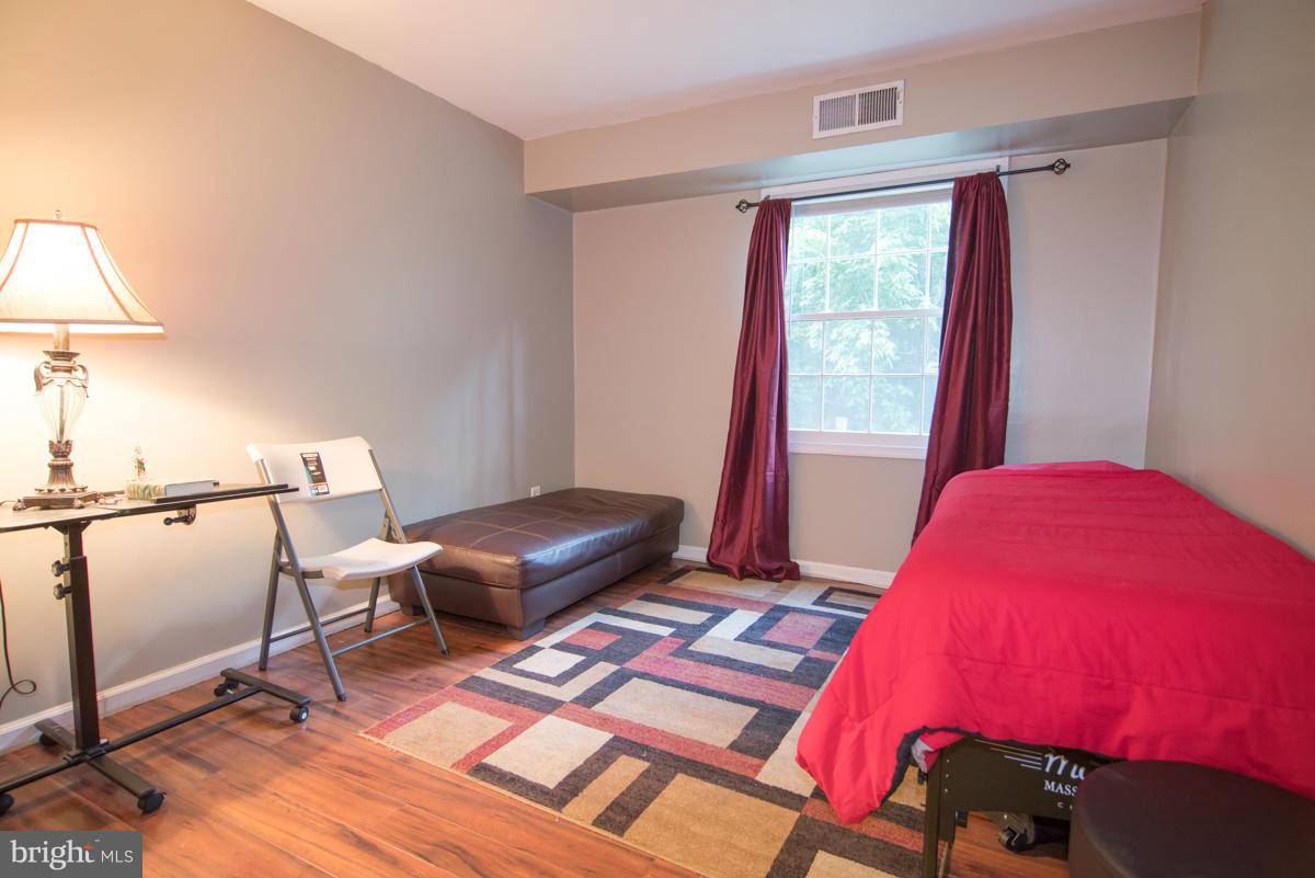 5907 Noblestown Road, Unit 72 Springfield, VA 22152 - Photo 13 of 20 Bedroom