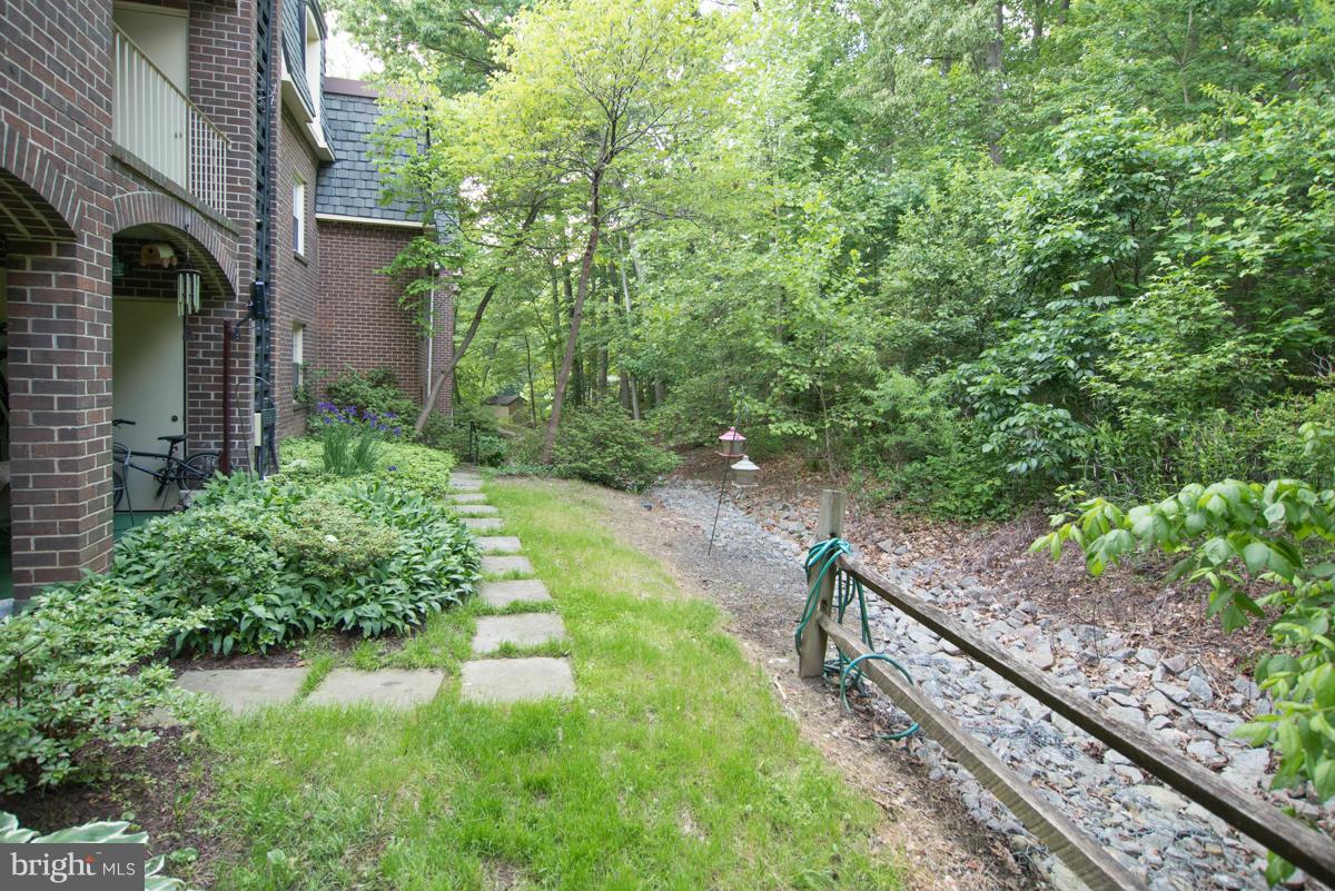 5907 Noblestown Road, Unit 72 Springfield, VA 22152 - Photo 15 of 20 Exterior (Rear)