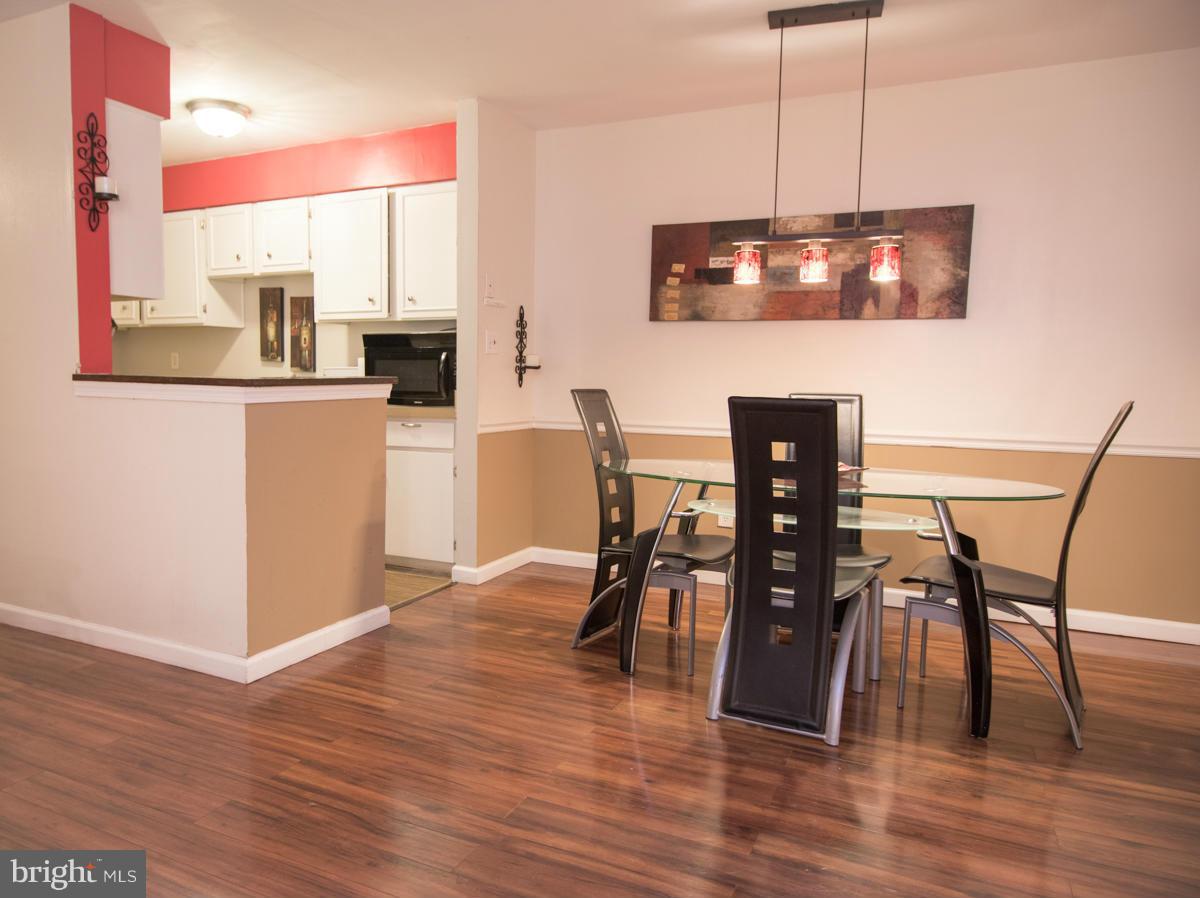 5907 Noblestown Road, Unit 72 Springfield, VA 22152 - Photo 3 of 20 Dining Room
