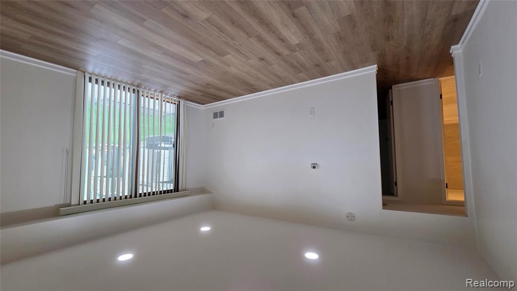 32013 West 12 Mile Road Farmington, MI 48334 - Photo 6 of 9