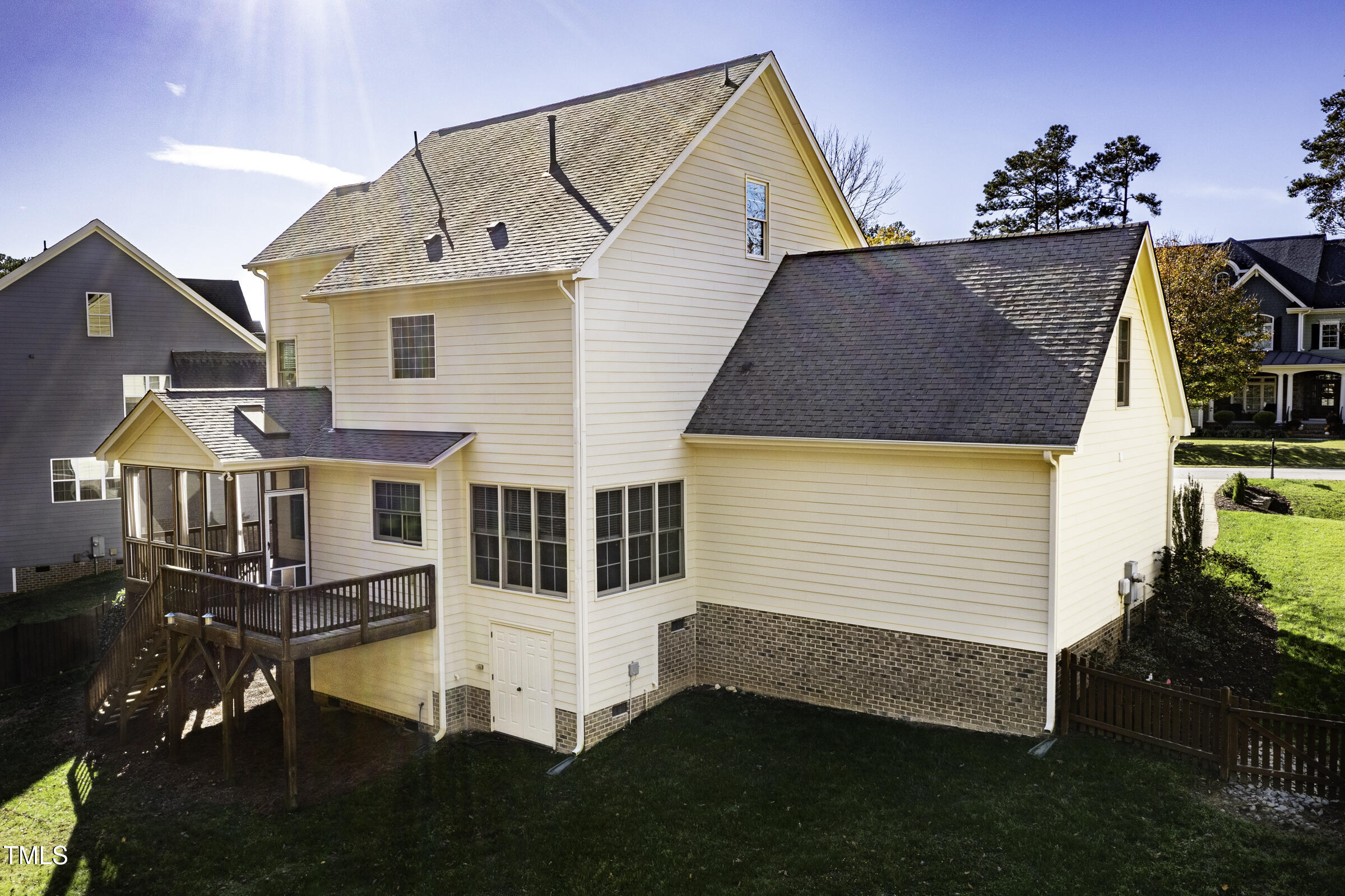 2413 Thurrock Drive Apex, NC 27539 - Photo 4 of 36 2413 Thurrock Dr©WynmorPhotography.com-3