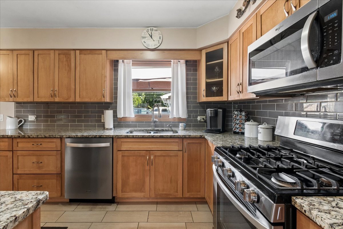25160 West Monaville Road Lake Villa, IL 60046 - Photo 6 of 34