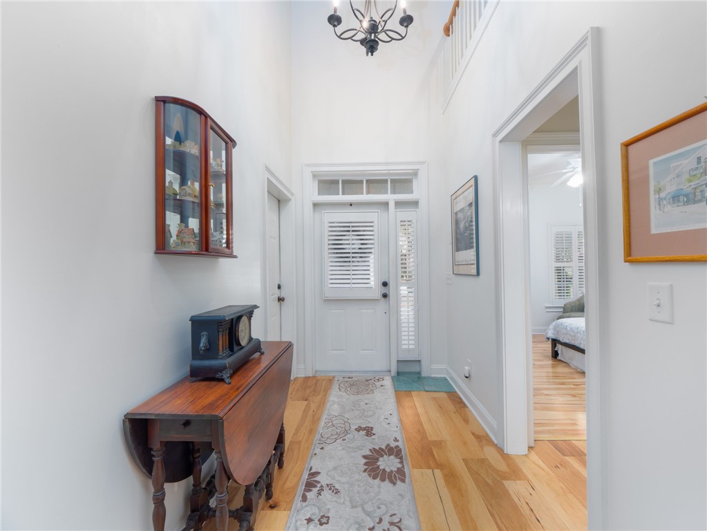 500 Fox Run Circle Brunswick, GA 31525 - Photo 21 of 47 foyer