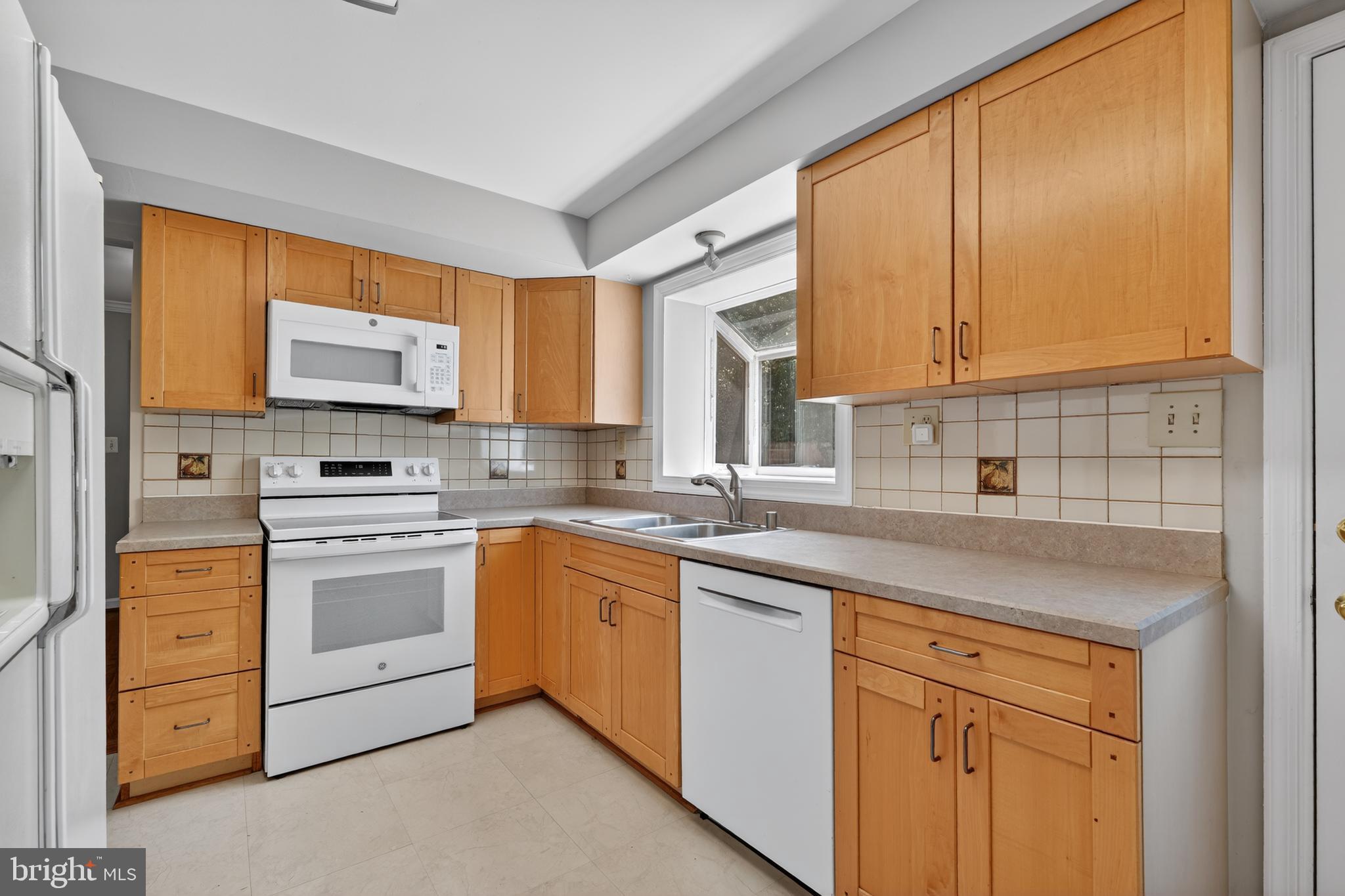 6727 Newington Road Lorton, VA 22079 - Photo 17 of 51