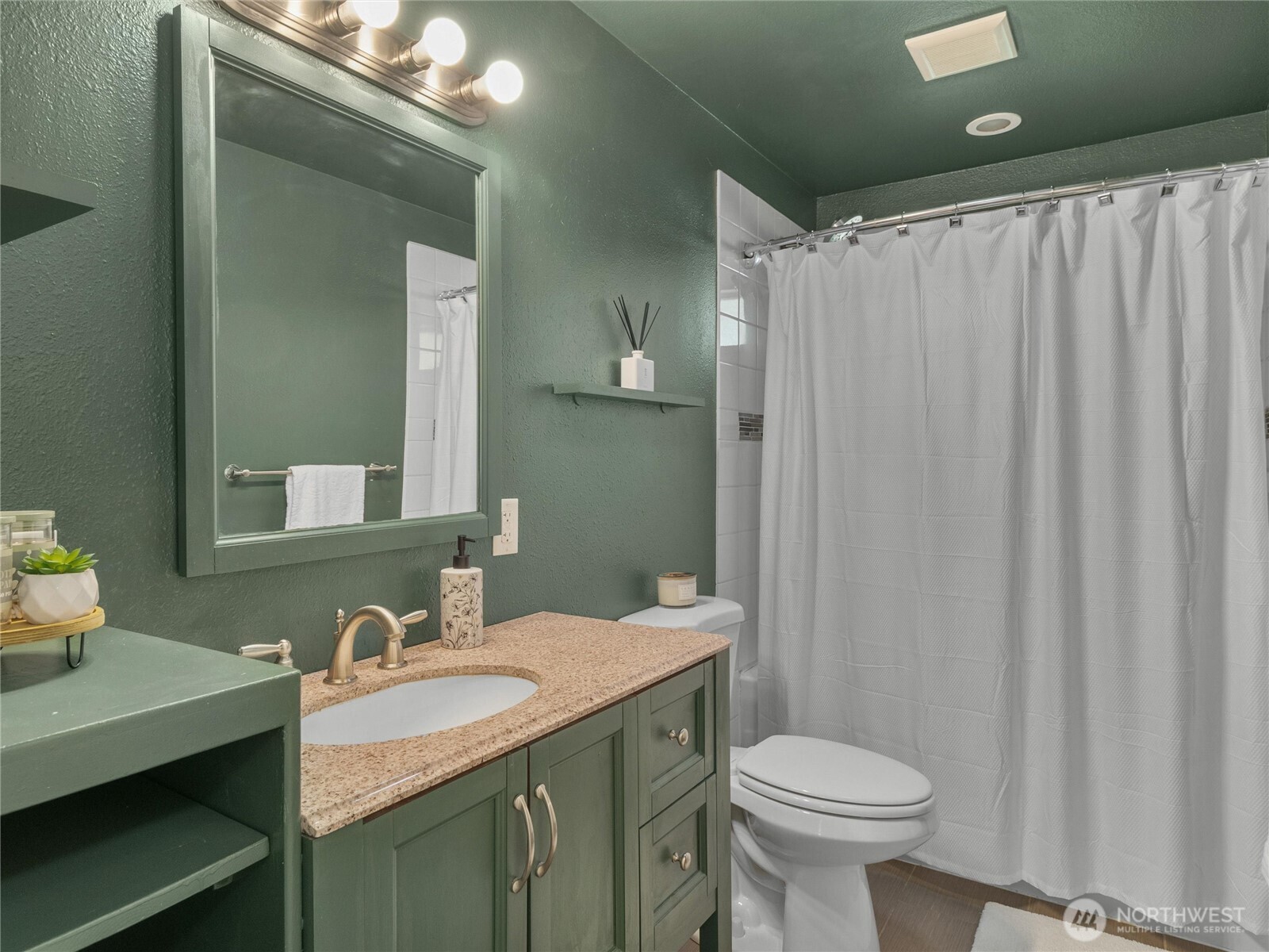 724 Dundee Road Northwest Olympia, WA 98502 - Photo 17 of 31 Gallery Image 17