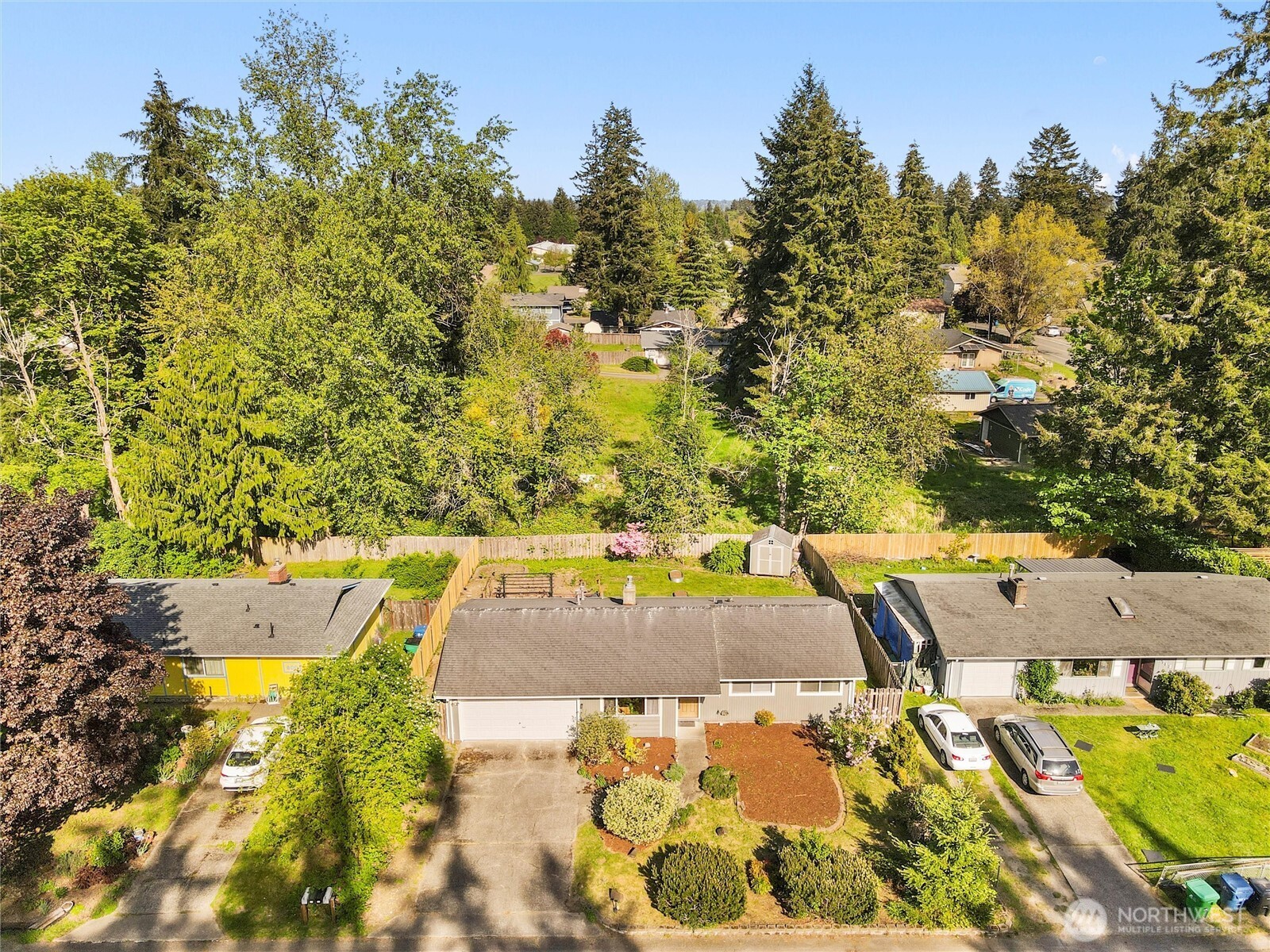724 Dundee Road Northwest Olympia, WA 98502 - Photo 2 of 31 Gallery Image 2