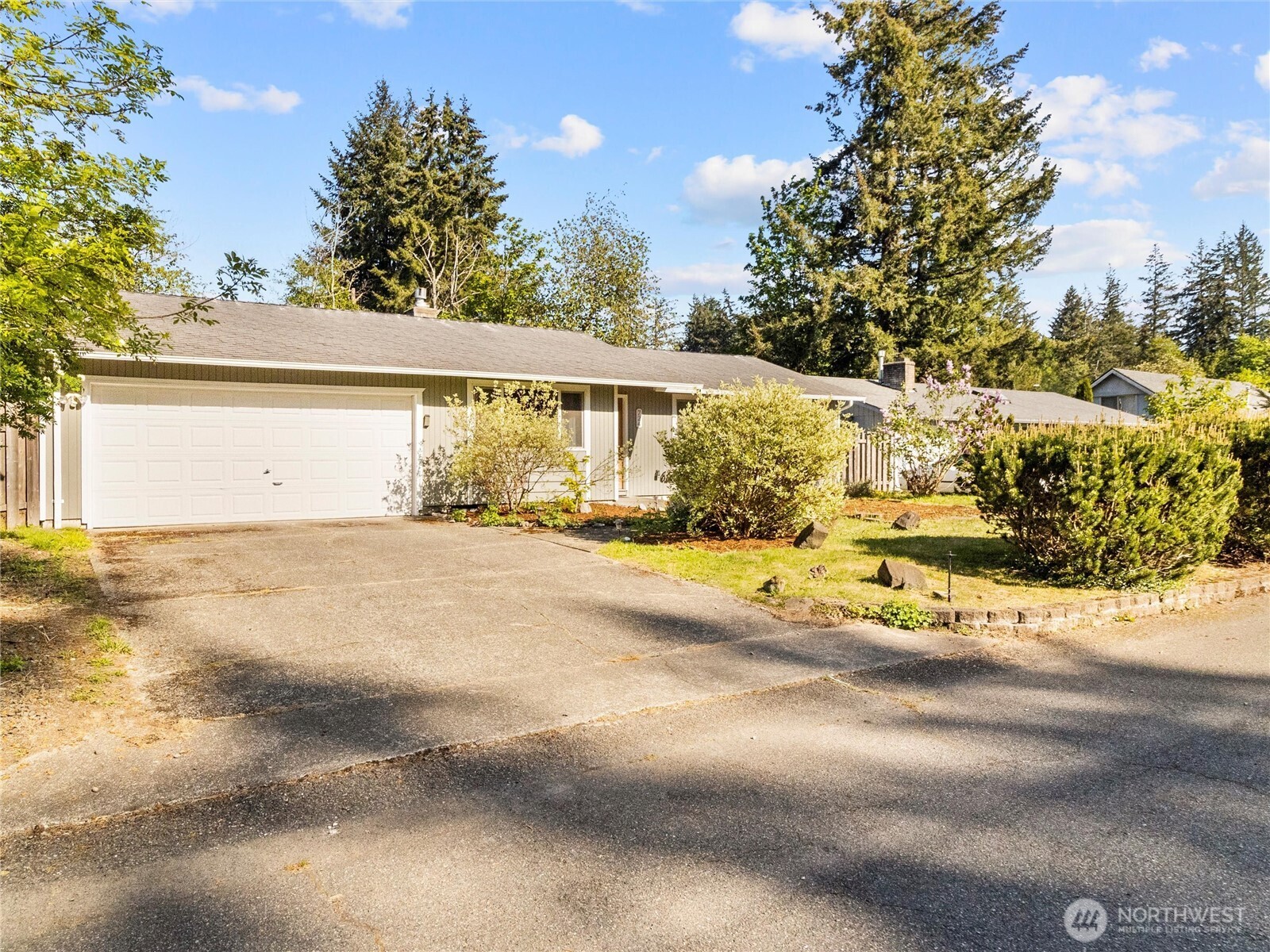 724 Dundee Road Northwest Olympia, WA 98502 - Photo 3 of 31 Gallery Image 3