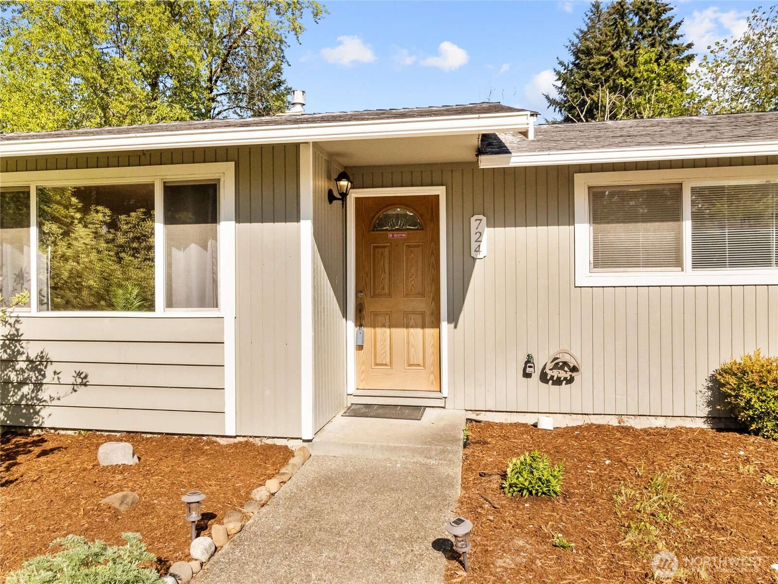 724 Dundee Road Northwest Olympia, WA 98502 - Photo 5 of 31 Gallery Image 5