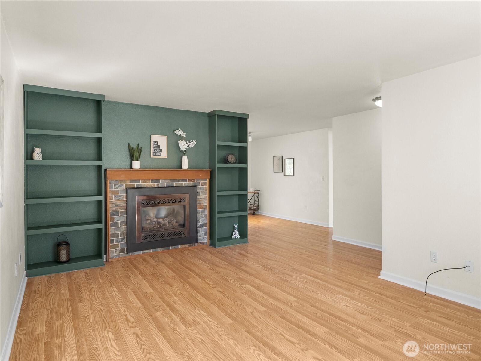 724 Dundee Road Northwest Olympia, WA 98502 - Photo 7 of 31 Gallery Image 7
