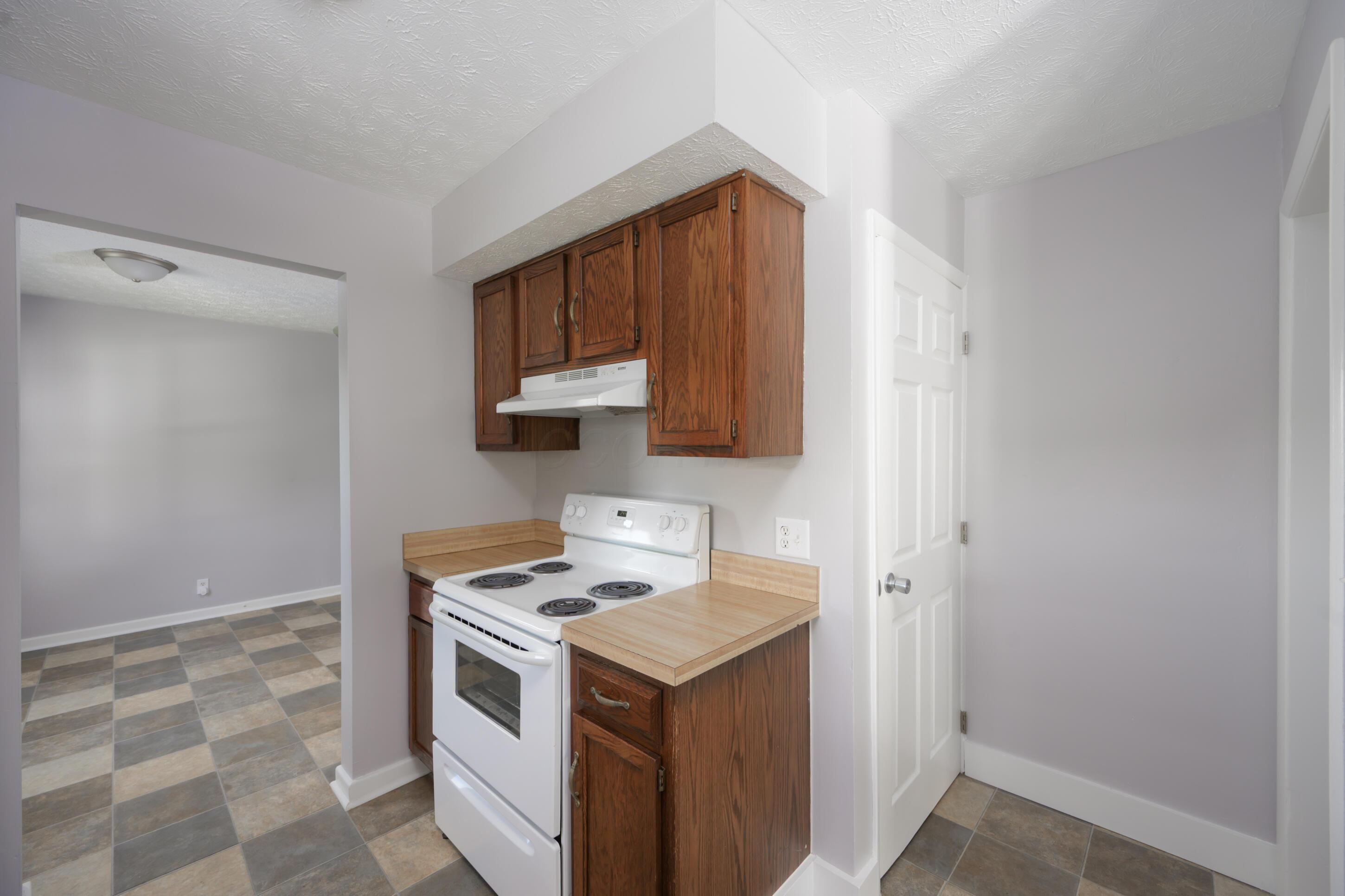 1264 Tarkiln Road Southeast Lancaster, OH 43130 - Photo 17 of 38 Kitchen
