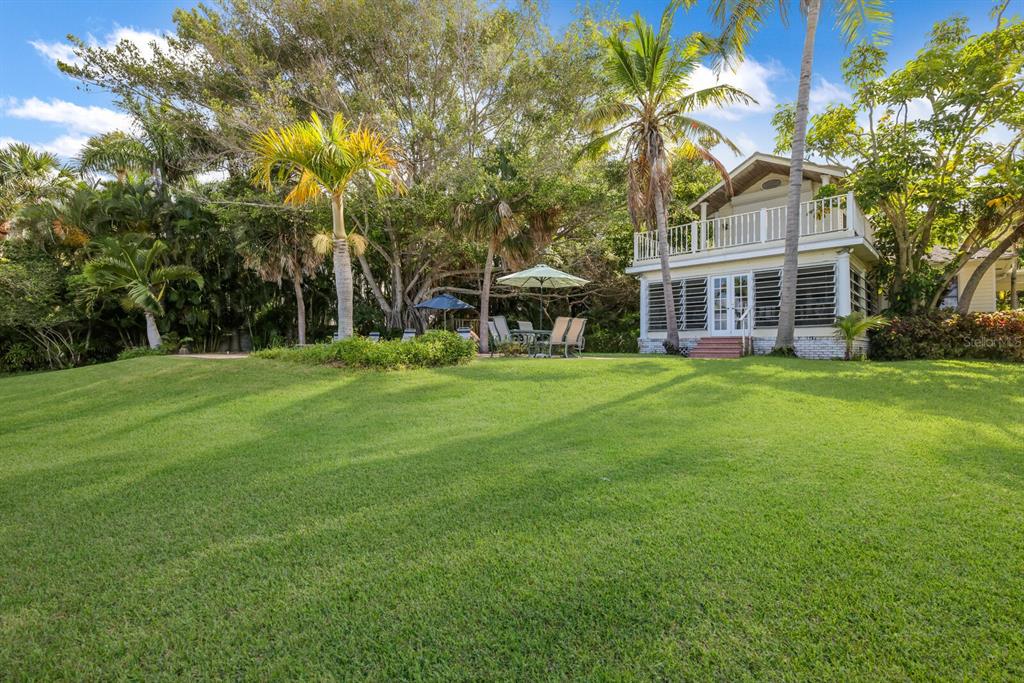 3301 Bay Shore Road Sarasota, FL 34234 - Photo 34 of 55