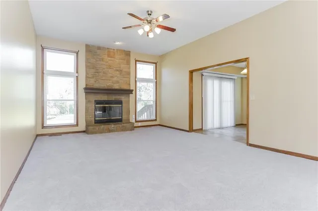 $2,360 | 4050 Southwest La Harve Drive, Lee's Summit, MO 64082