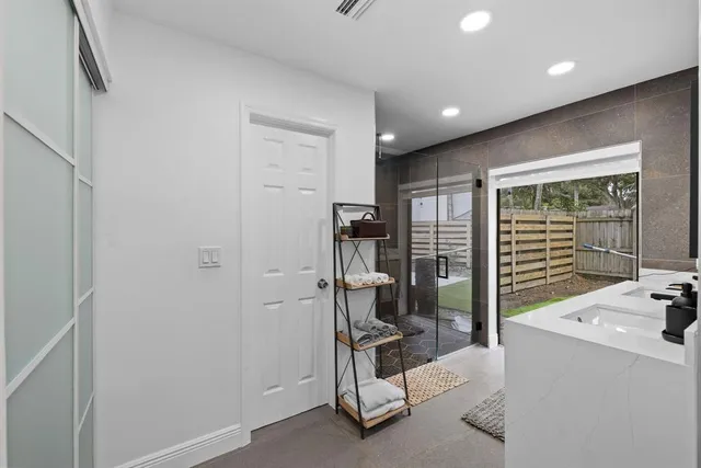 $850,000 | 136 Greens Road, Hollywood, FL 33021