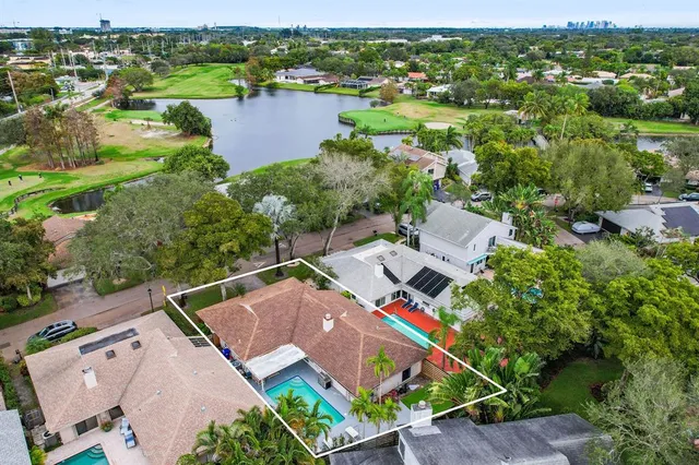 $850,000 | 136 Greens Road, Hollywood, FL 33021