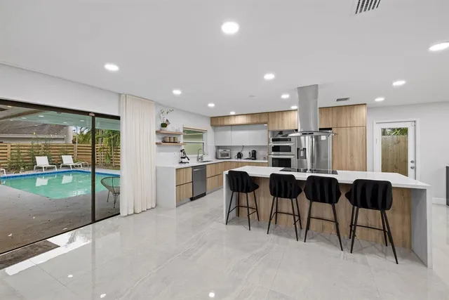 $850,000 | 136 Greens Road, Hollywood, FL 33021