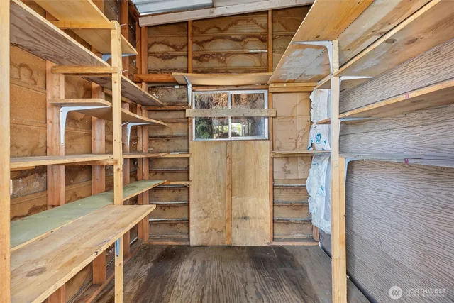 a view of entryway with a front door