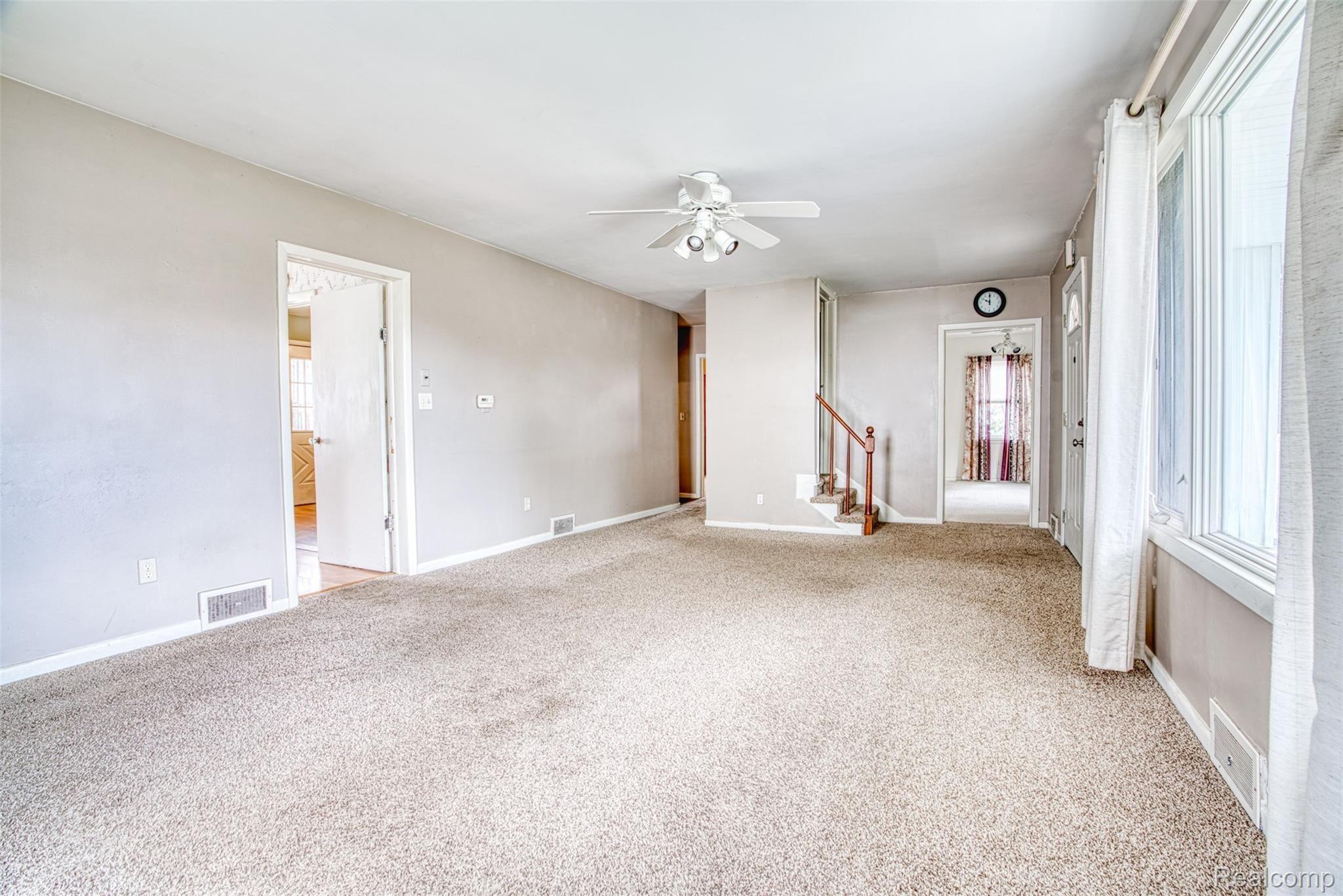 610 East Clinton Street Howell, MI 48843 - Photo 7 of 25 DSC07829_10.jpg