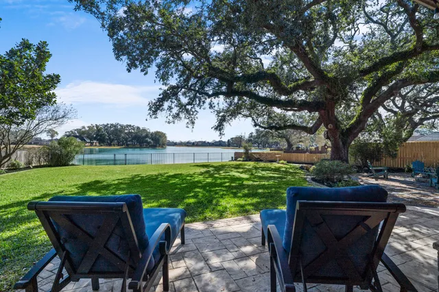 $589,900 | 1012 Enchanted Oaks Drive, Angleton, TX 77515