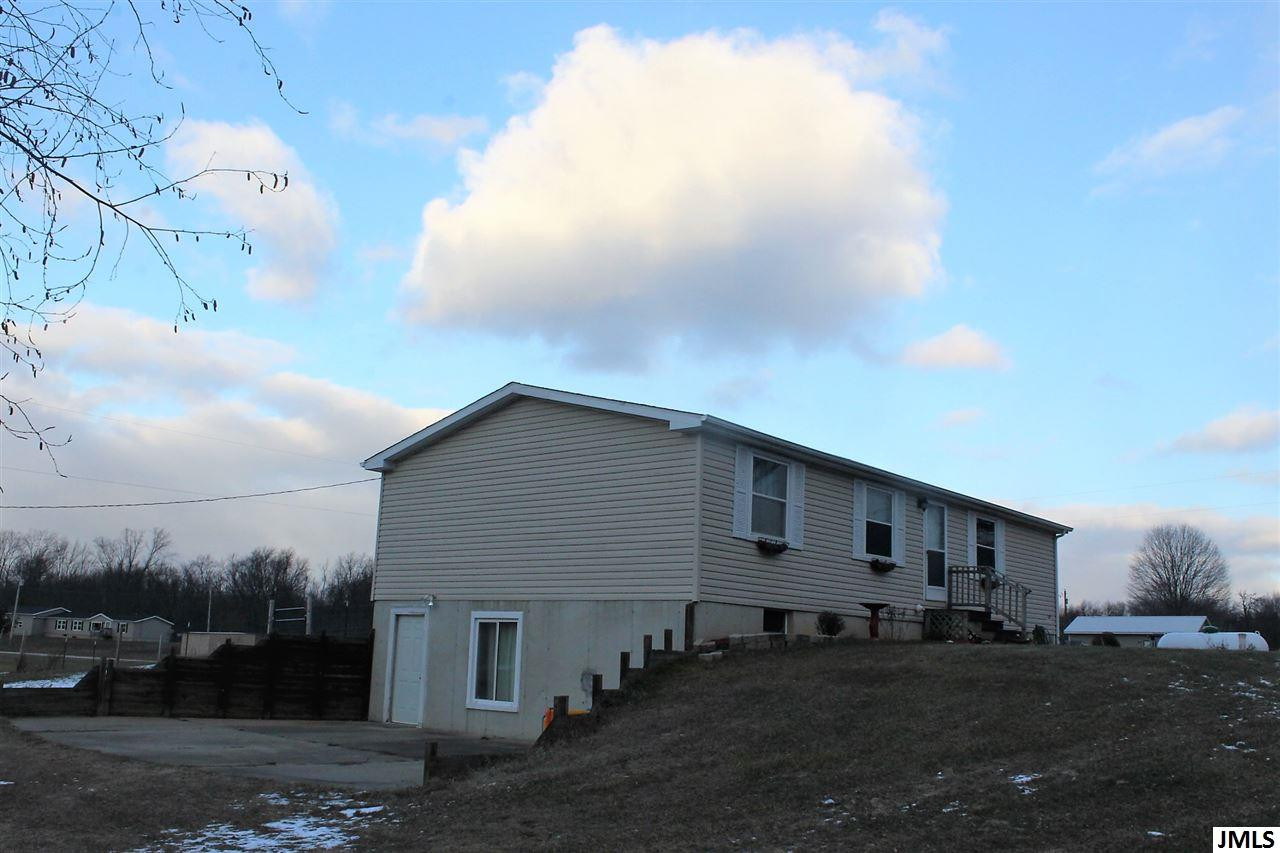 9230 Benn Road Parma, MI 49269 - Photo 2 of 28 Photo 2