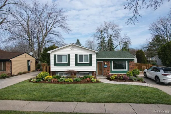 $325,000 | 15777 Harrison Street, Romulus, MI 48174