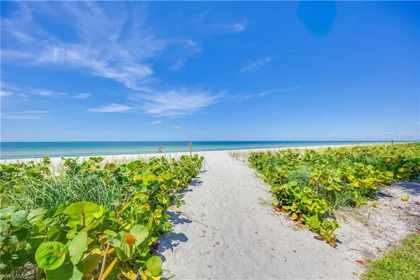 $9,000 | 10691 Gulf Shore Drive, Unit 1201, Naples, FL 34108