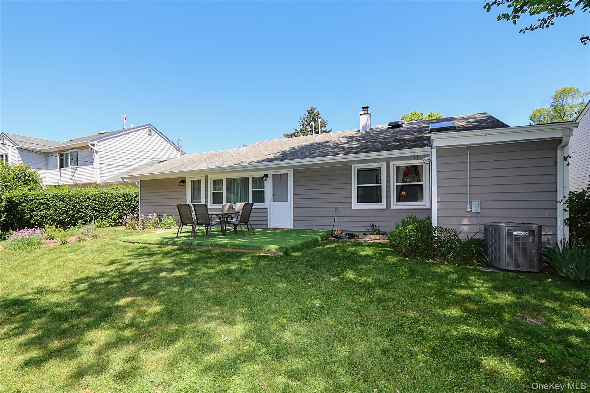 12 Ronan Road Glen Cove, NY 11542 - Photo 28 of 32