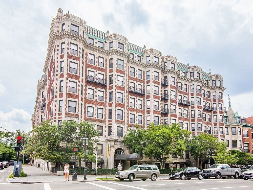 464 Commonwealth Avenue, Unit 36 Boston, MA 02215 - Photo 20 of 22 a building view