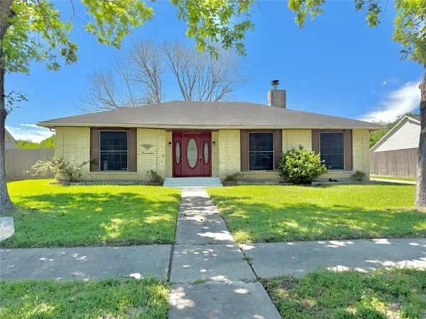 $284,900 | 514 West Castle Harbour Drive, Friendswood, TX 77546