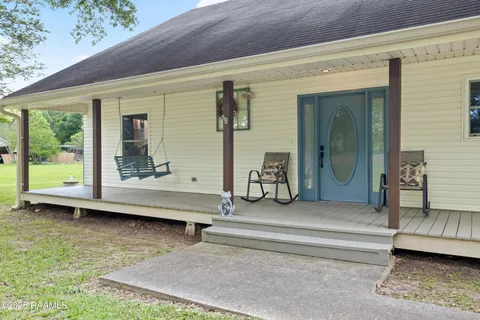 $375,000 | 334 Meche Road, Carencro, LA 70520