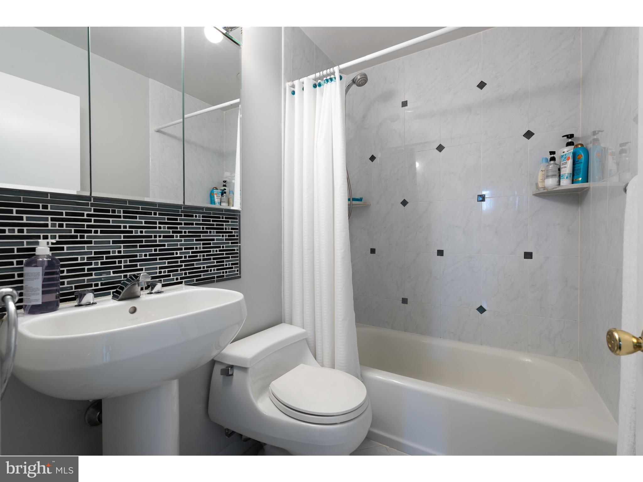 723 Cambridge Road Bala Cynwyd, PA 19004 - Photo 17 of 24 Gallery Image 17