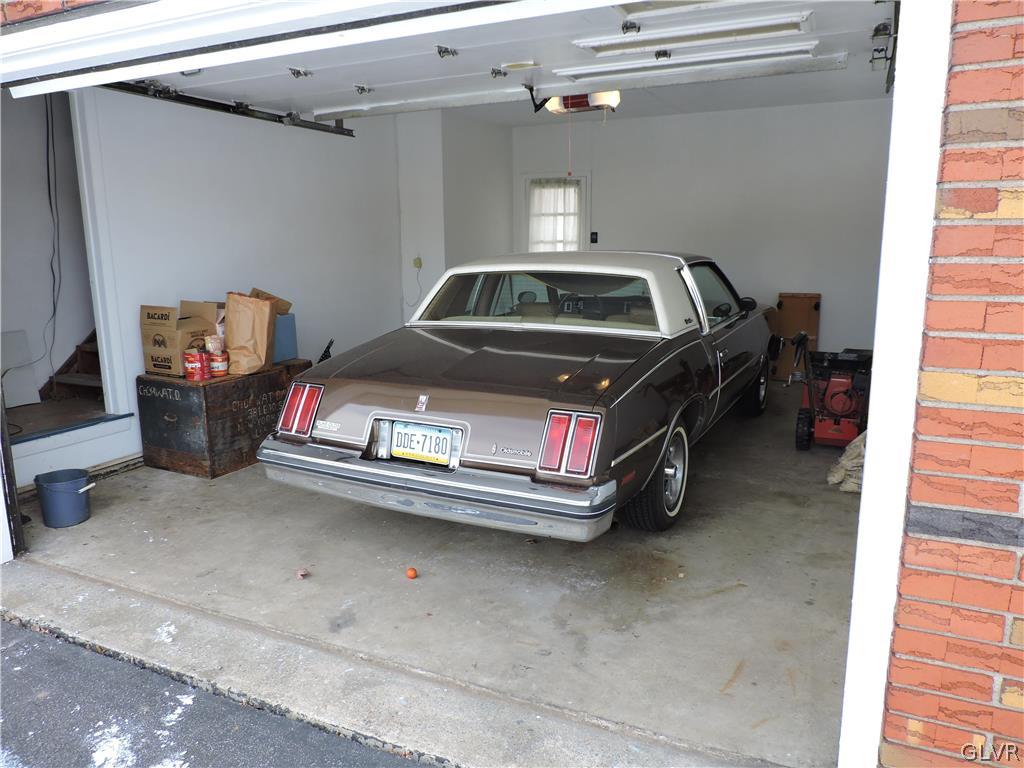 1110 Ridge Avenue Allentown, PA 18102 - Photo 18 of 27 GARAGE
