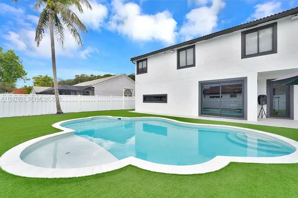 $1,590,000 | 10746 Charleston Place, Cooper City, FL 33026