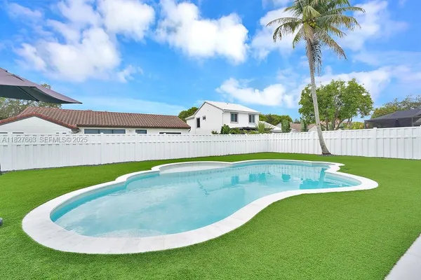 $1,590,000 | 10746 Charleston Place, Cooper City, FL 33026