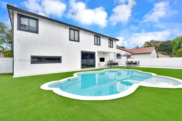 $1,590,000 | 10746 Charleston Place, Cooper City, FL 33026