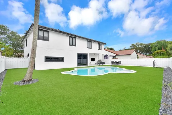 $1,590,000 | 10746 Charleston Place, Cooper City, FL 33026