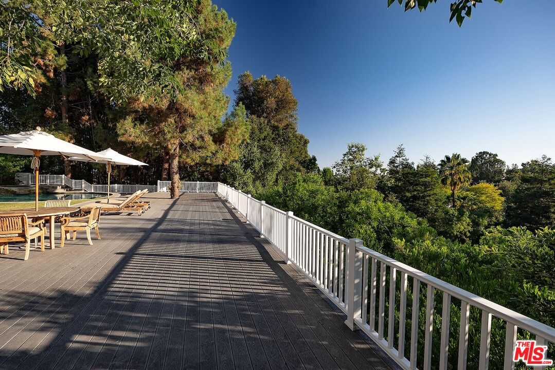 655 North Faring Road Los Angeles, CA 90077 - Photo 18 of 23