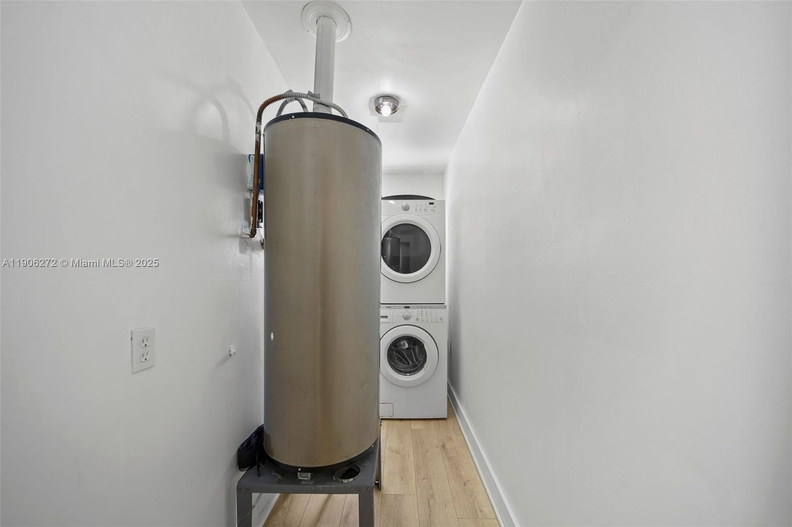 2761 Southwest 92nd Place Miami, FL 33165 - Photo 16 of 19 a close view of door lock