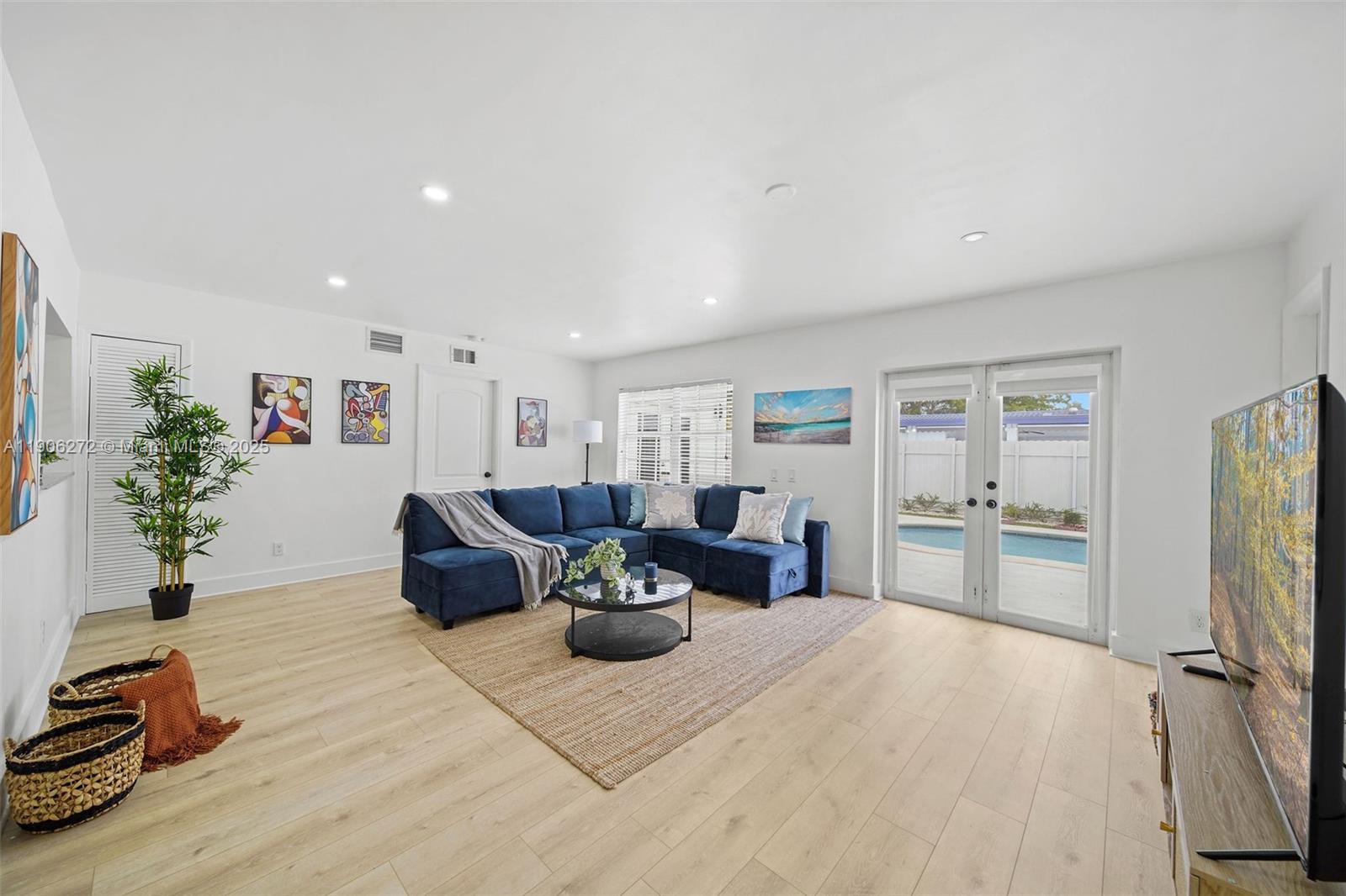 2761 Southwest 92nd Place Miami, FL 33165 - Photo 6 of 19 a living room with furniture