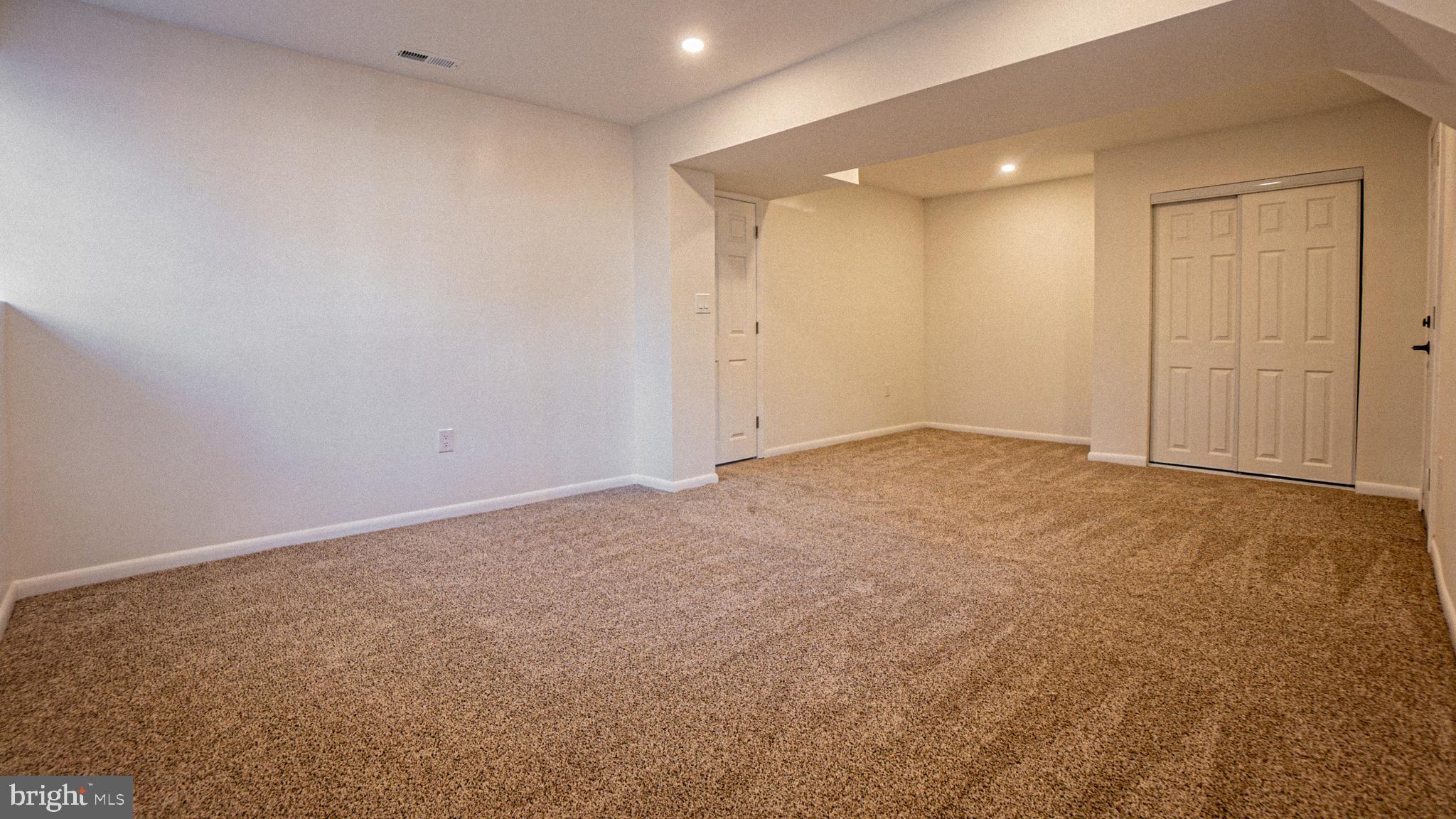 2306 Peter Cheeseman Road Sicklerville, NJ 08081 - Photo 24 of 26 an empty room with an entryway