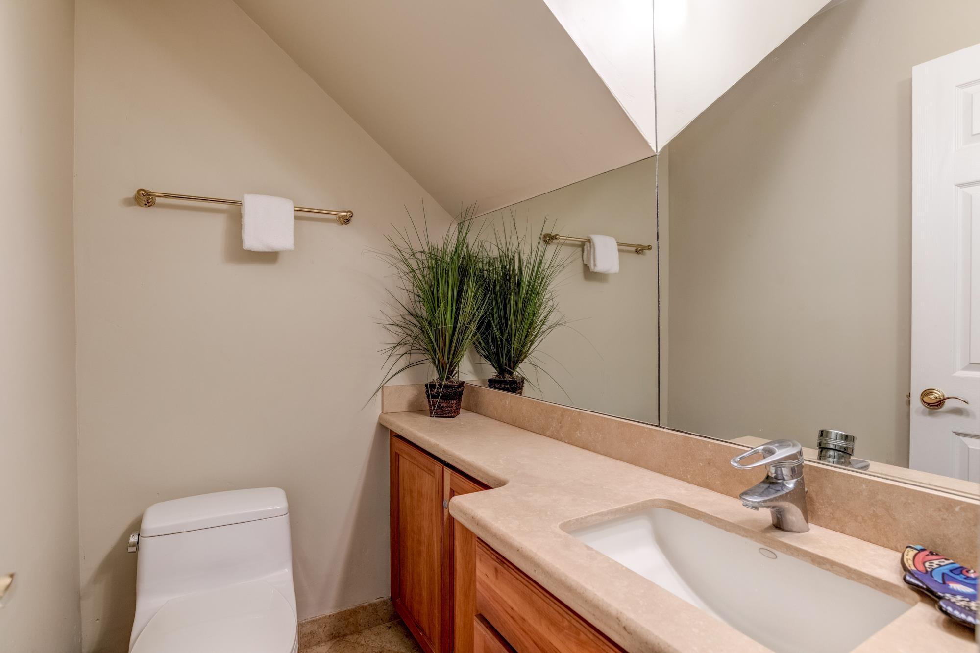 4909 Lower Honoapiilani Road, Unit A8 Lahaina, HI 96761 - Photo 15 of 40 Half Bath Main Flr