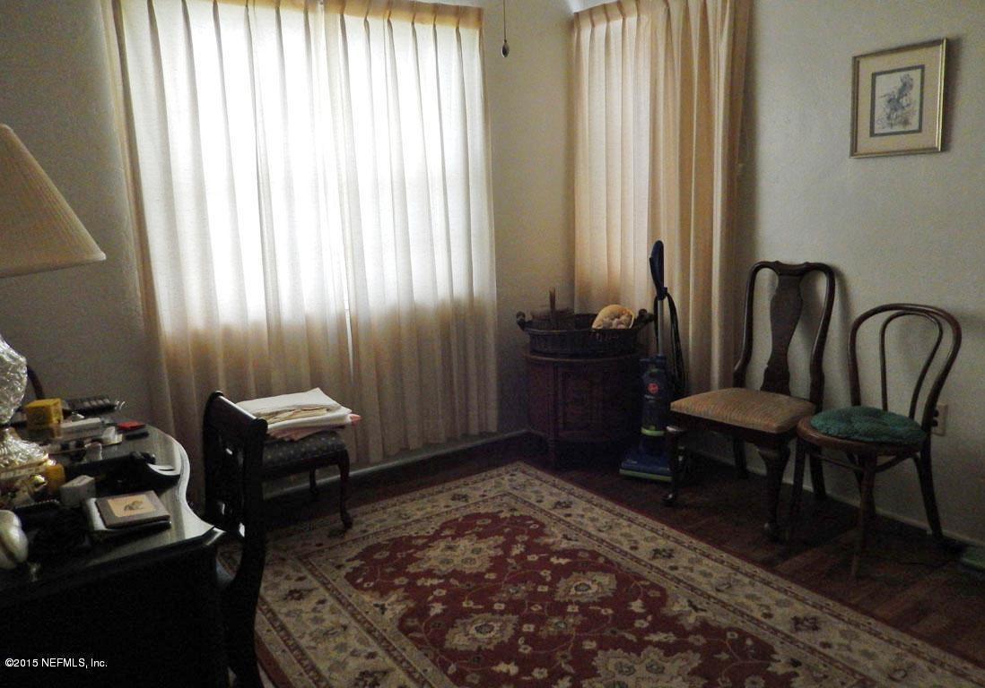 4609 Timuquana Road Jacksonville, FL 32210 - Photo 5 of 26 Living Room 2