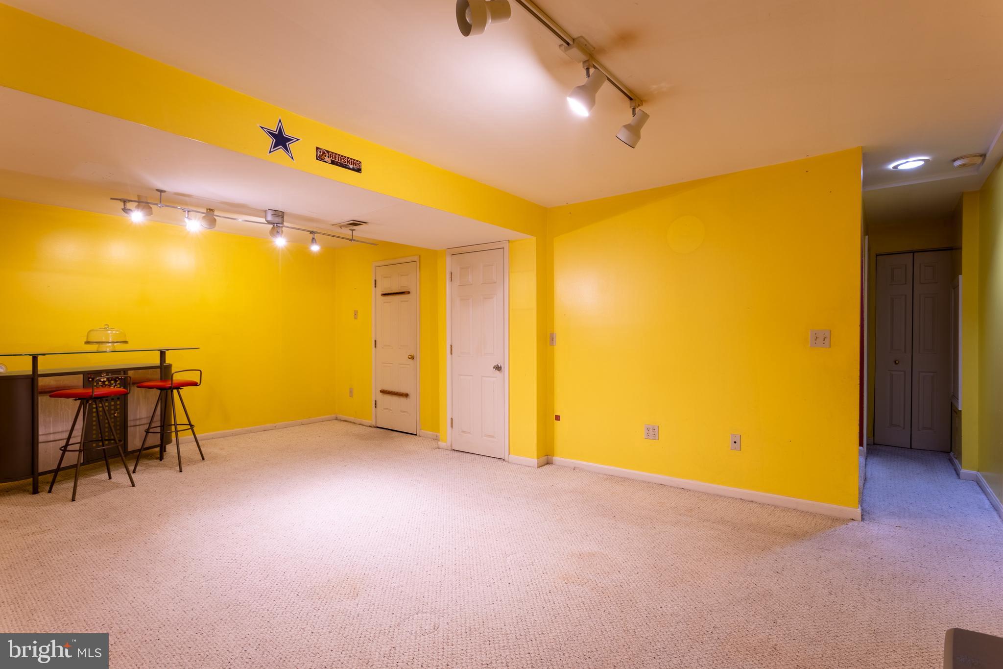 9525 Queens Guard Court Laurel, MD 20723 - Photo 27 of 36 a view of an empty room with a sink