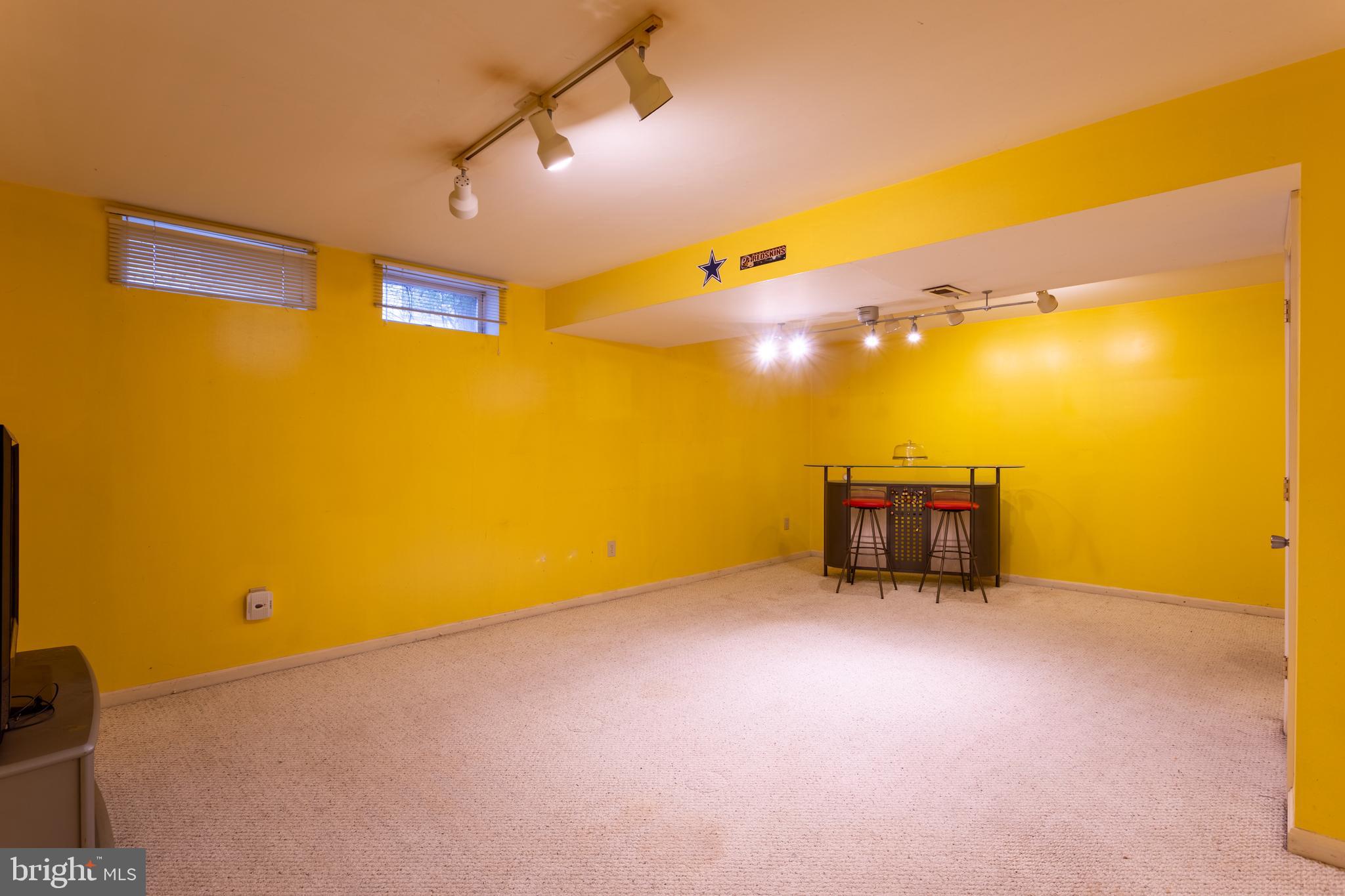 9525 Queens Guard Court Laurel, MD 20723 - Photo 28 of 36 a view of an empty room with a window