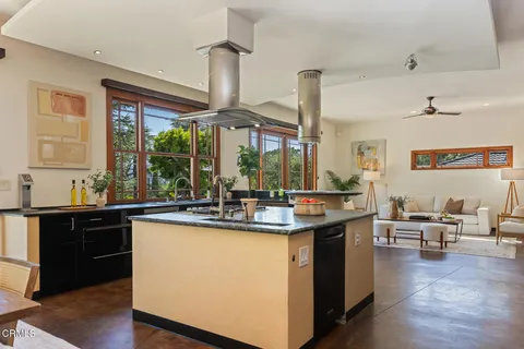 $2,595,000 | 2136 Sunnybank Drive, La Canada Flintridge, CA 91011