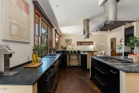 $2,595,000 | 2136 Sunnybank Drive, La Canada Flintridge, CA 91011