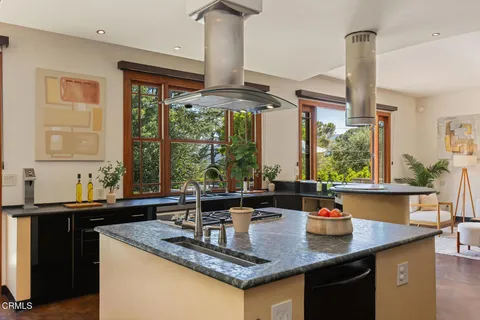 $2,595,000 | 2136 Sunnybank Drive, La Canada Flintridge, CA 91011